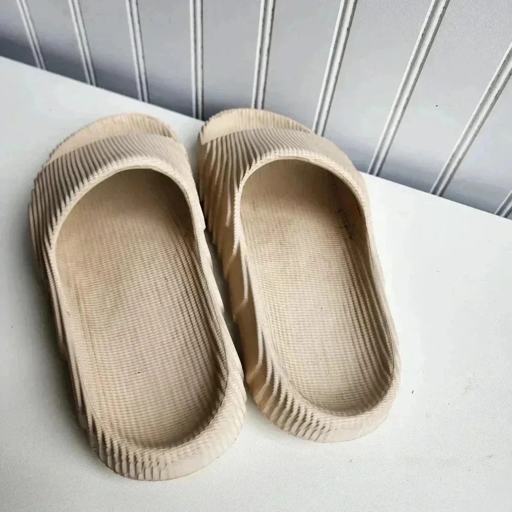 Big Boys Foam Comfort Lighweight Slides  Slip On Shoes Beige Sz 1
